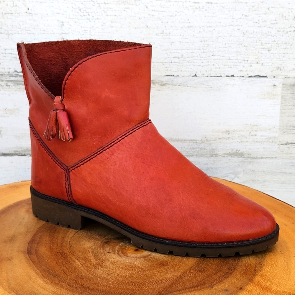 BATA ITALIAN LEATHER ANKLE BOOTS
